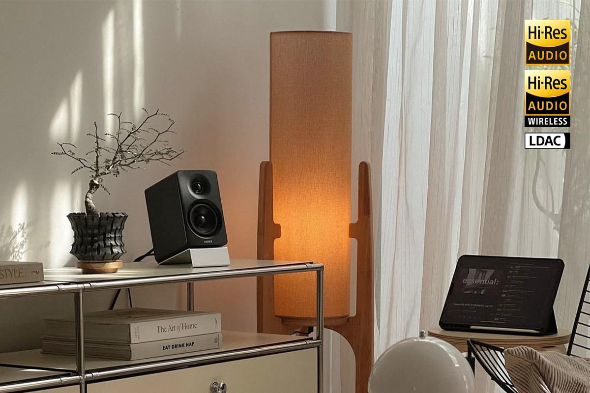 【年終犒賞】2026 居家美學升級：為什麼這幾款書架喇叭是除舊佈新的最後拼圖？