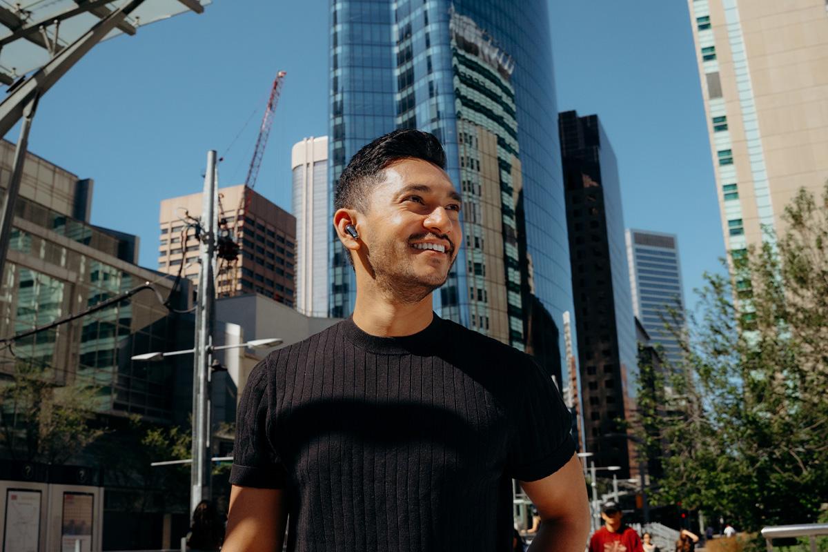 【2026 科技趨勢】CES 展後點評：AI 如何讓你的藍牙耳機聽起來像在音樂廳？